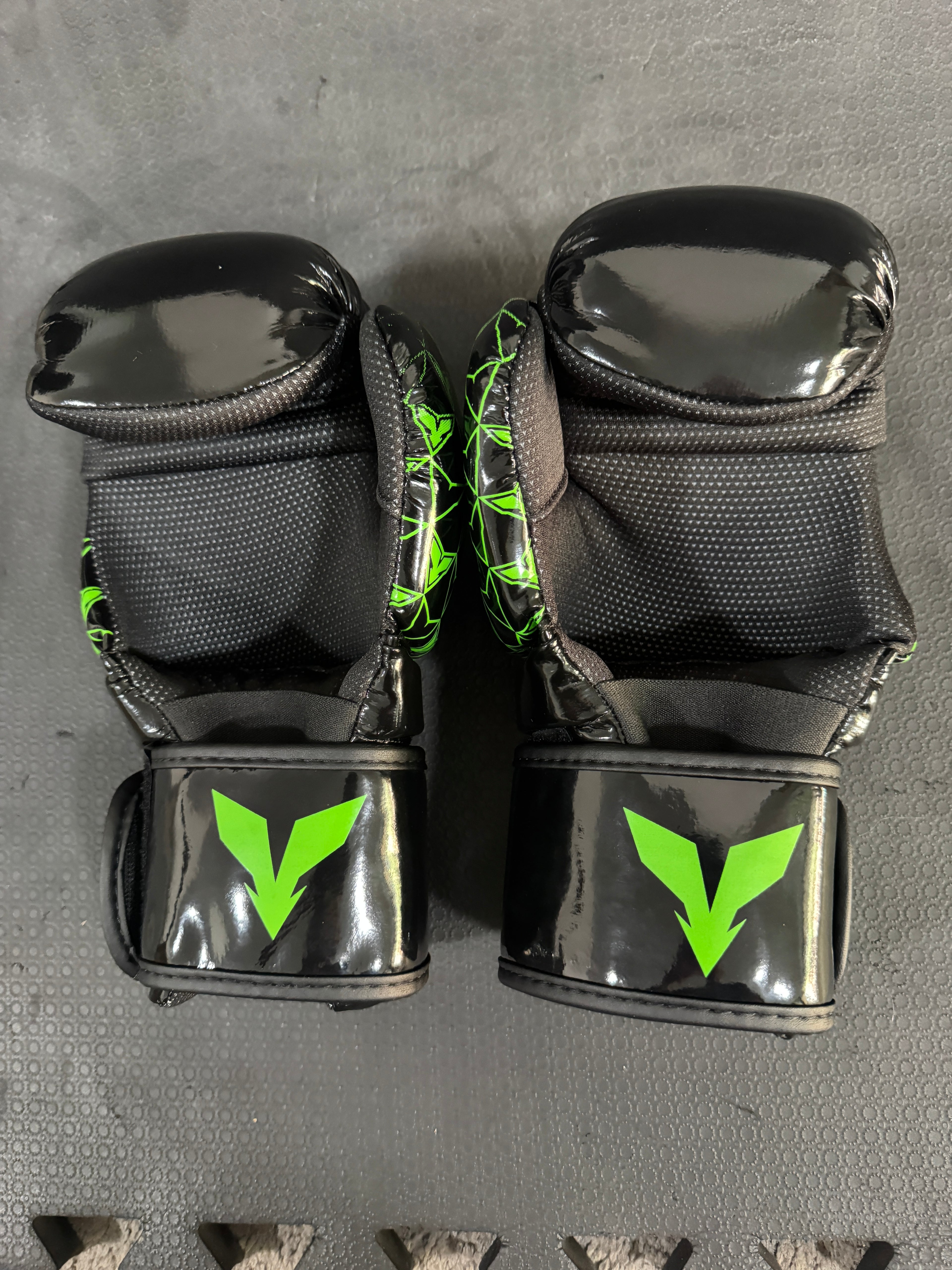 V1 Gloves - Impact Zone