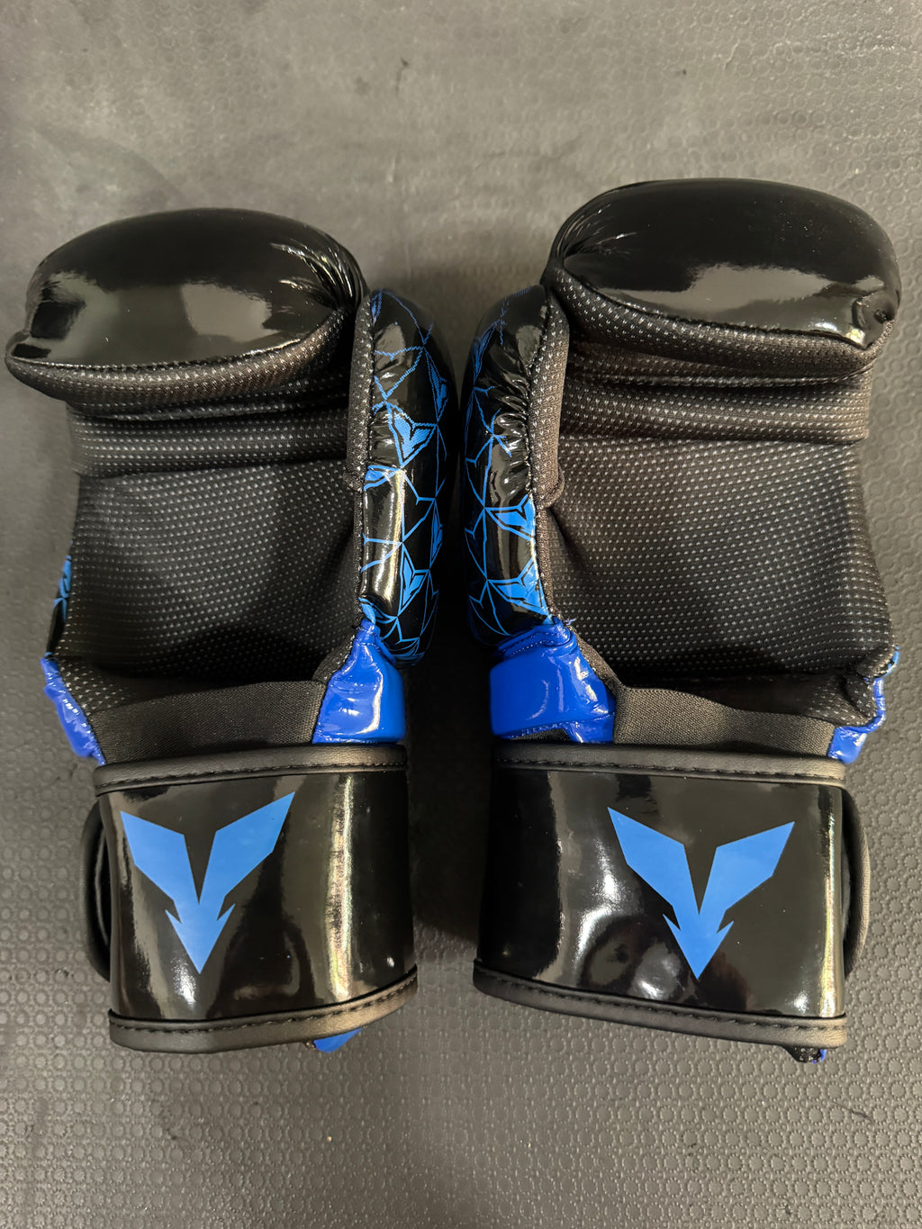 V1 Gloves - Abyss