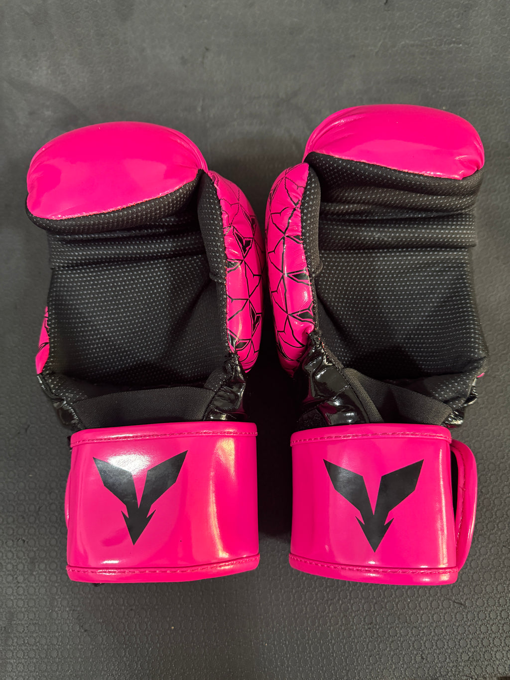V1 Gloves - Dark Blossom