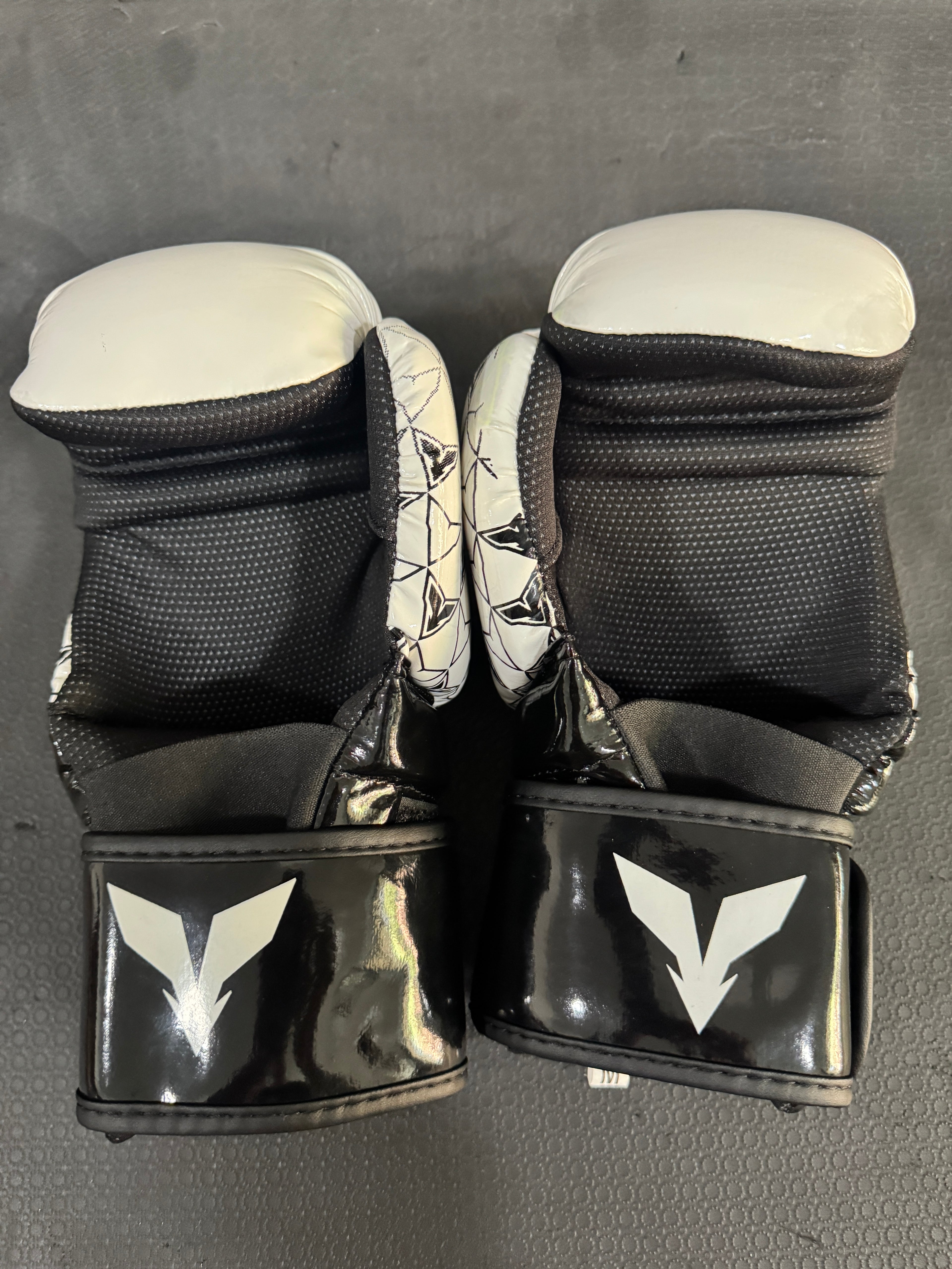 V1 Gloves - Zero Form